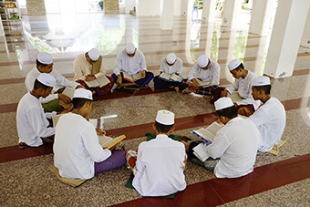حلقة مدفوعة 17 أغسطس (للجنسين)